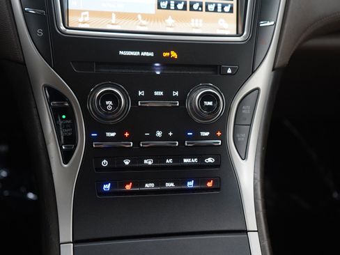 Used 2018 Lincoln MKX Reserve w/ Driver Assistance Package AWD/4WD image 23