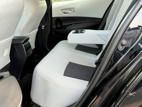 Used 2019 Toyota Corolla SE FWD image 11