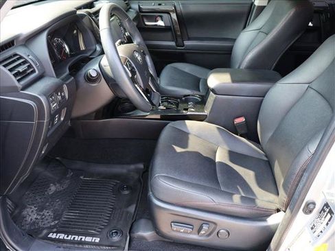 Used 2020 Toyota 4Runner TRD Off-Road Premium w/ Moonroof Package AWD/4WD image 21