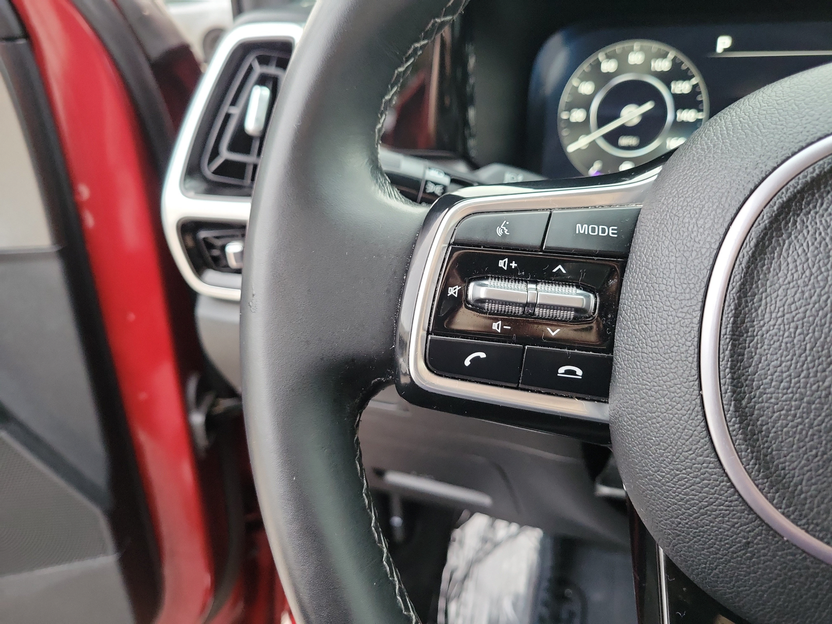 Certified 2023 Kia Sorento SX FWD image 28