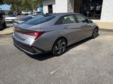Used 2024 Hyundai Elantra Limited image 3