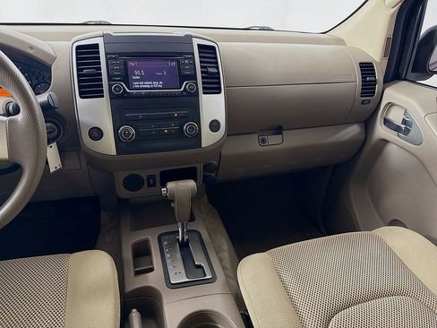 Used 2016 Nissan Frontier SV image 21