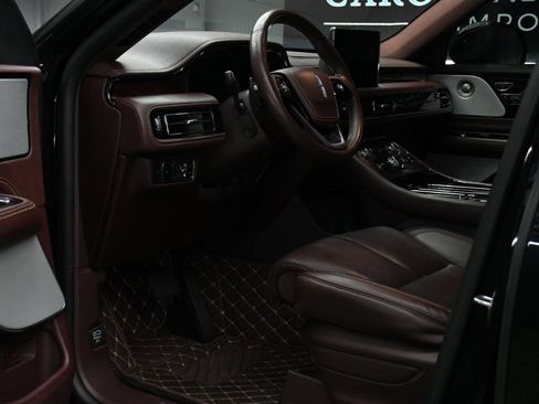 Used 2023 Lincoln Aviator Black Label w/ Jet Package AWD/4WD image 17