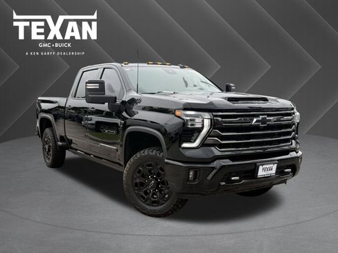 Used 2024 Chevrolet Silverado 2500 High Country w/ High Country Premium Package AWD/4WD image 1