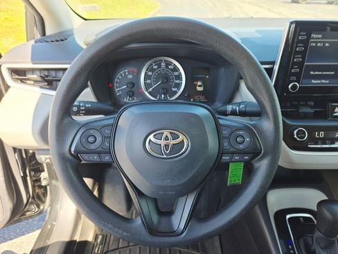 Used 2020 Toyota Corolla LE image 11