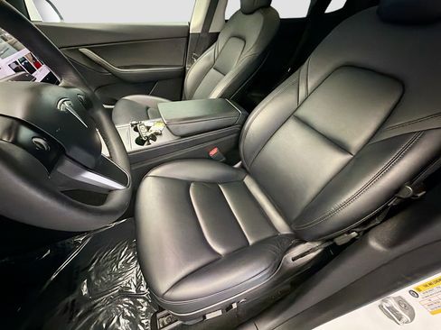 Used 2022 Tesla Model Y Long Range AWD/4WD image 11