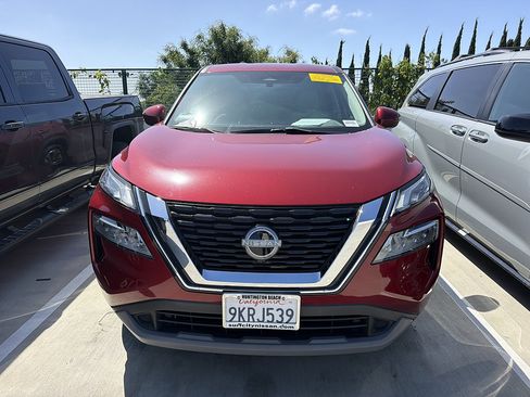 Used 2023 Nissan Rogue SV FWD image 1