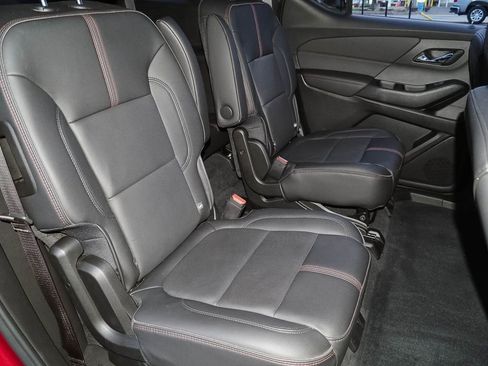 Used 2023 Chevrolet Traverse RS AWD/4WD image 21