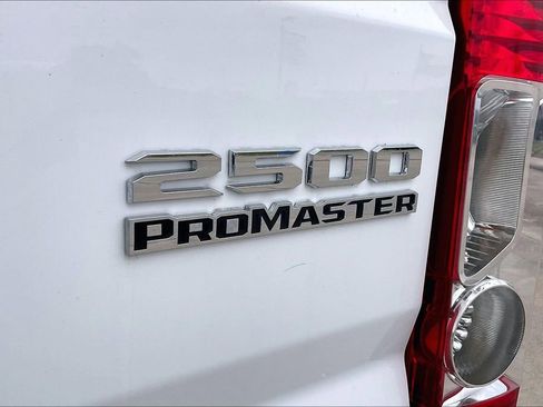 New 2024 RAM ProMaster 2500 w/ Convenience Group FWD image 13