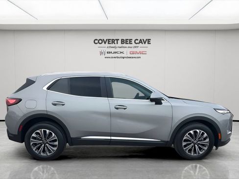 Used 2025 Buick Envision Preferred image 11