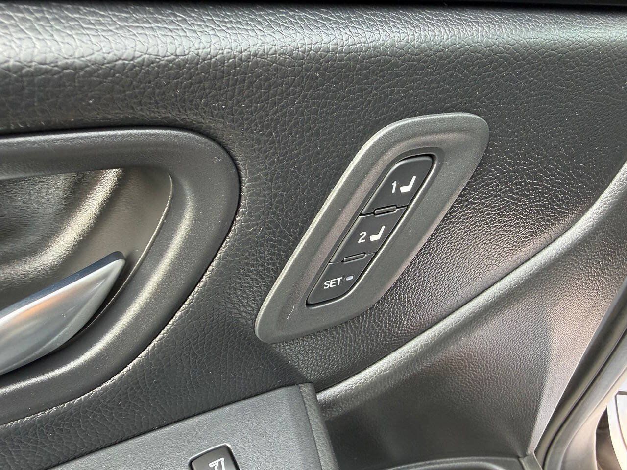 Used 2025 Honda Pilot TrailSport image 16