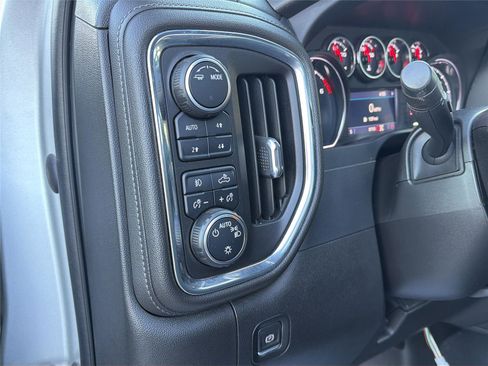 Used 2022 Chevrolet Silverado 3500 LT w/ Convenience Package image 32