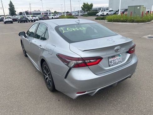 Used 2023 Toyota Camry SE FWD image 7