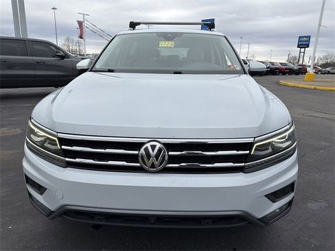 Used 2018 Volkswagen Tiguan SEL Premium image 11