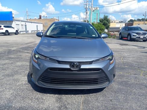 Used 2023 Toyota Corolla LE FWD image 4