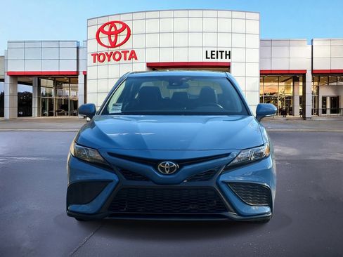 Used 2023 Toyota Camry SE image 2
