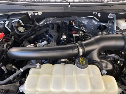 Used 2023 Ford Expedition Platinum image 19