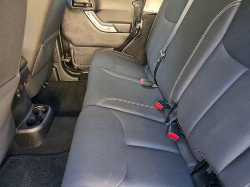 Used 2016 Jeep Wrangler Unlimited Rubicon w/ Connectivity Group AWD/4WD image 12