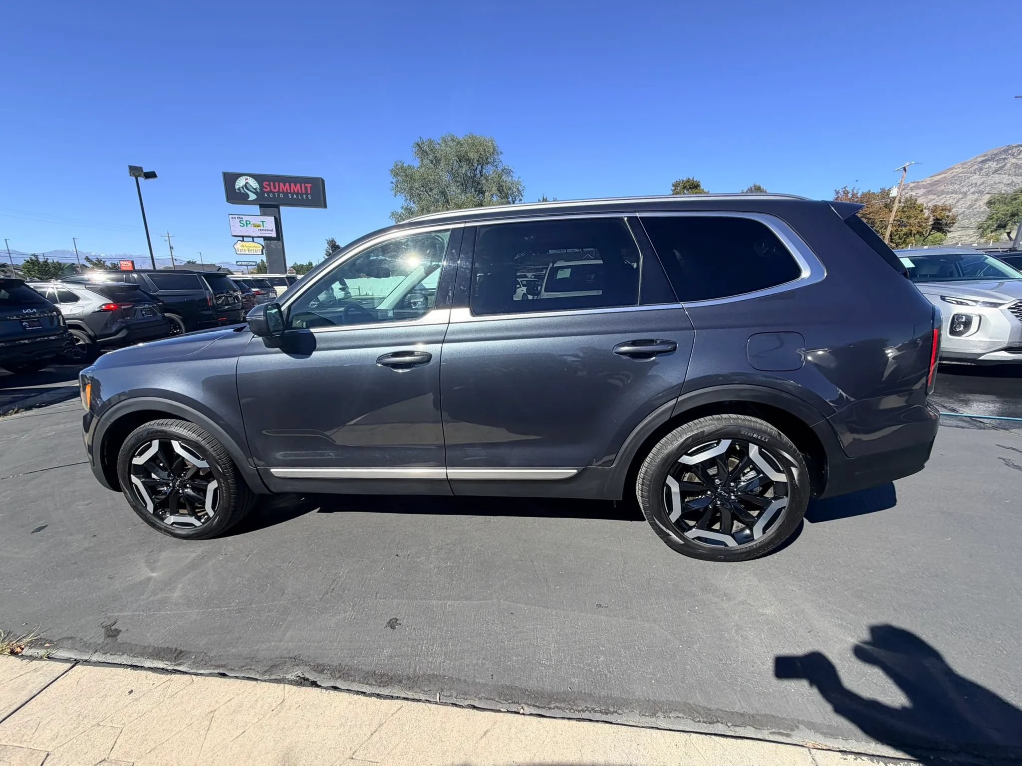 Used 2024 Kia Telluride EX AWD/4WD image 6