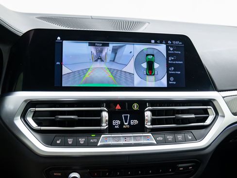 Used 2023 BMW M4 Coupe w/ M Carbon Exterior Package image 25