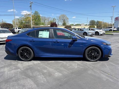 New 2026 Toyota Camry SE image 2