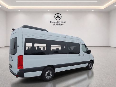 Used 2025 Mercedes-Benz Sprinter 2500 image 8