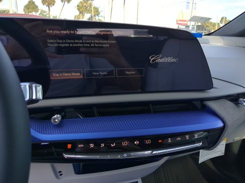 New 2026 Cadillac Optiq Luxury 1 image 21