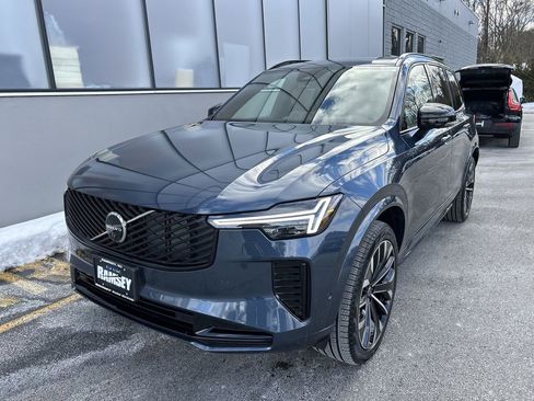 New 2026 Volvo XC90 B6 Ultra w/ Lounge Package image 4