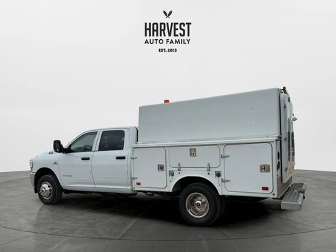 Used 2022 RAM 3500 Tradesman w/ Chrome Appearance Group AWD/4WD image 3