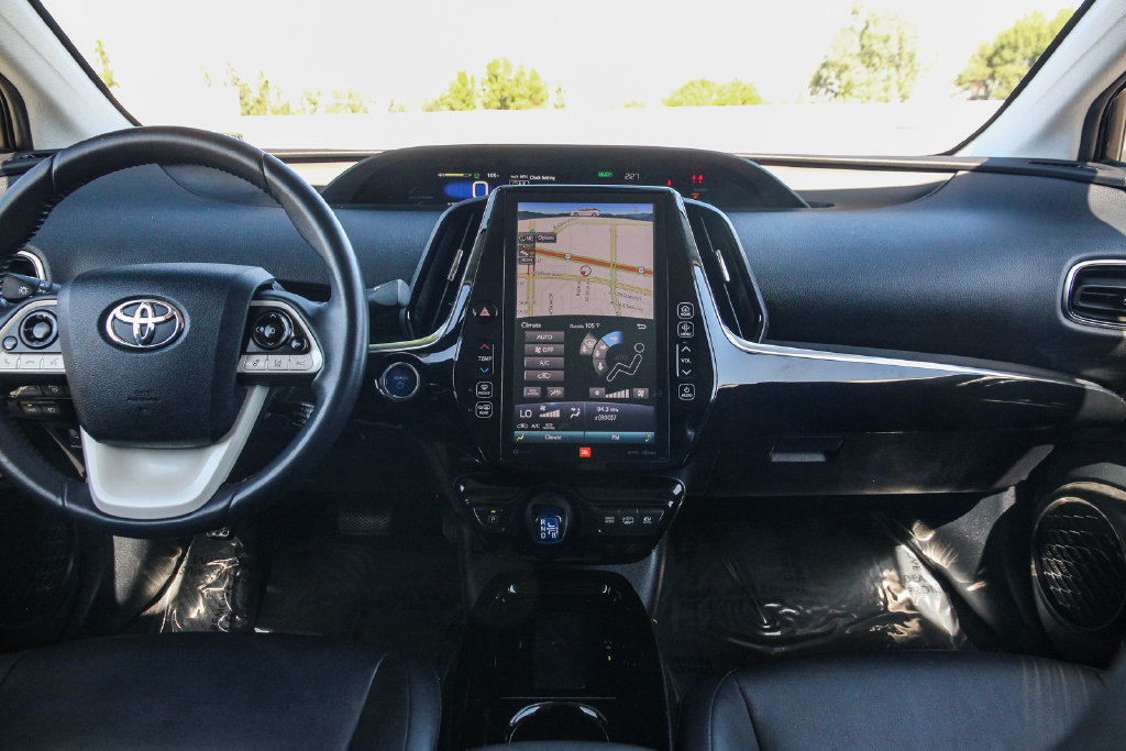 Used 2017 Toyota Prius Prime Advanced FWD image 12