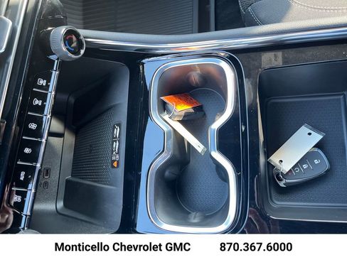 New 2026 Chevrolet Traverse LT w/ LPO, Floor Liner Package FWD image 20