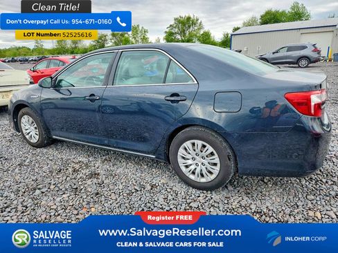 Used 2012 Toyota Camry LE FWD image 3