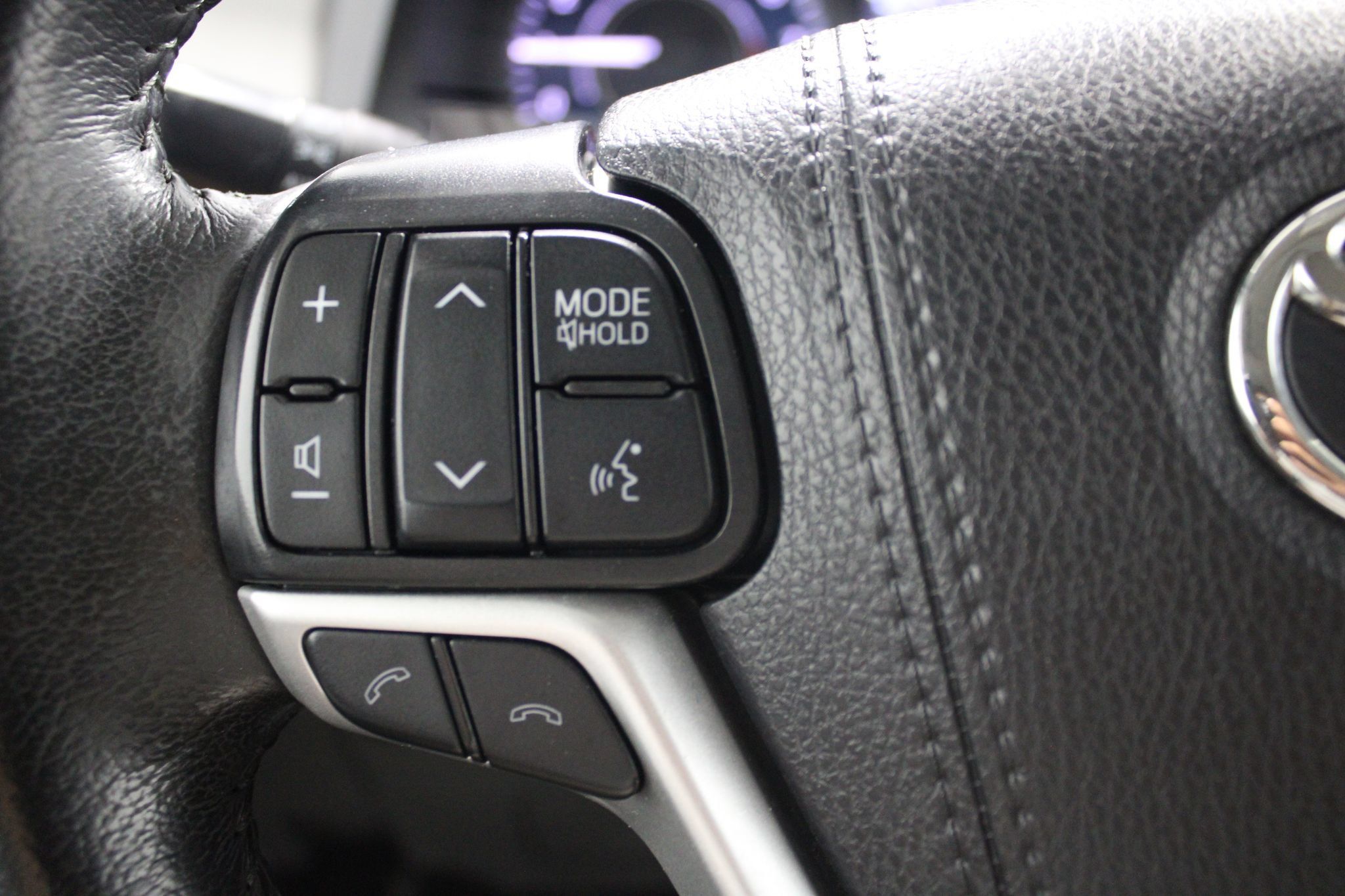 Used 2020 Toyota Sienna XLE w/ XLE Navigation Package FWD image 31
