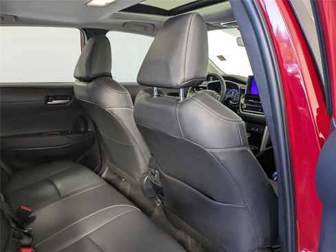 Used 2023 Toyota Corolla Cross XLE image 26