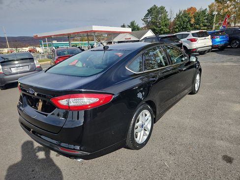 Used 2016 Ford Fusion SE image 3