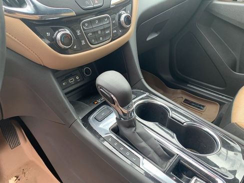 Used 2023 Chevrolet Equinox Premier image 10