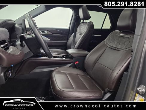 Used 2025 Ford Explorer Platinum w/ LUX Leather Package AWD/4WD image 28