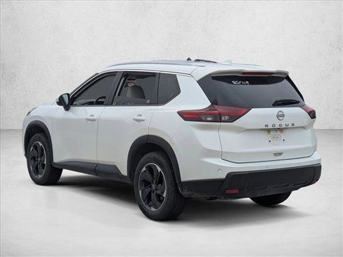 Used 2025 Nissan Rogue SV w/ SV Premium Package FWD image 8