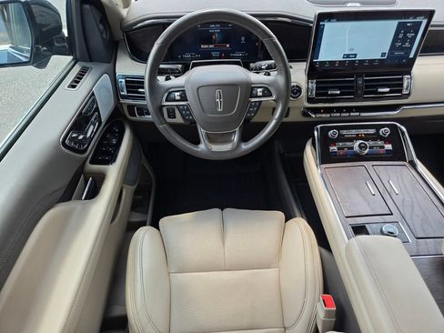 Used 2024 Lincoln Navigator Reserve AWD/4WD image 15