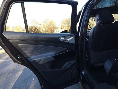 Used 2023 Volkswagen ID.4 Pro S image 25