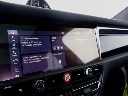 New 2026 Porsche Macan image 20