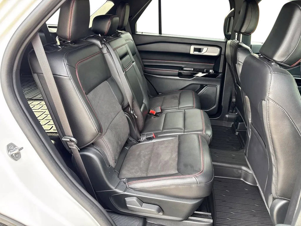 Used 2023 Ford Explorer ST-Line w/ Class IV Trailer Tow Package AWD/4WD image 29