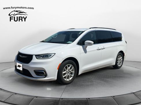 Used 2022 Chrysler Pacifica Touring-L FWD image 7