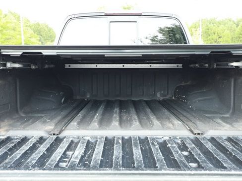 Used 2019 Nissan Frontier SL RWD image 8