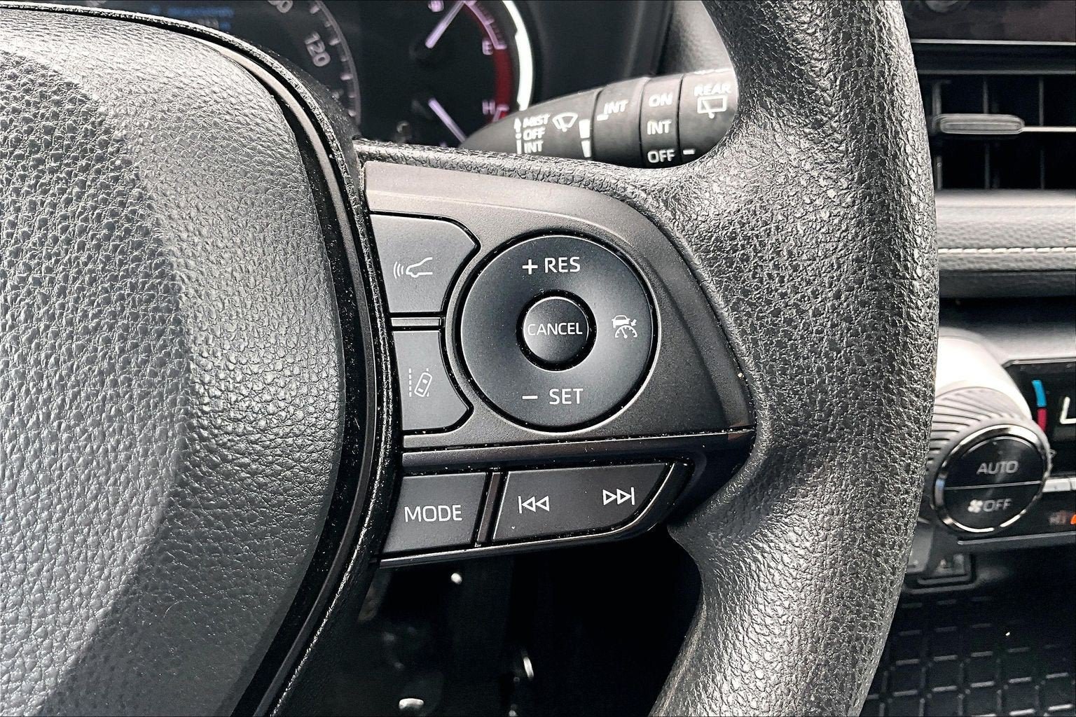 Used 2024 Toyota RAV4 XLE FWD image 18