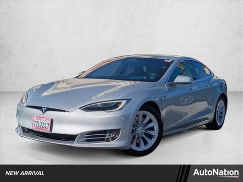 Used 2017 Tesla Model S 90D image 1