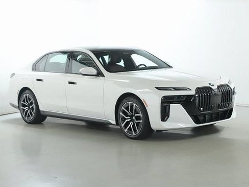 Used 2026 BMW 740i xDrive AWD/4WD image 11