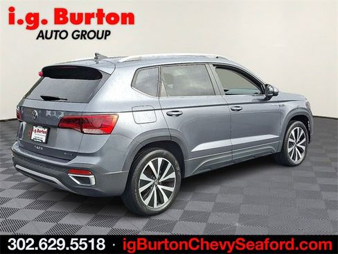 Used 2022 Volkswagen Taos SE image 6