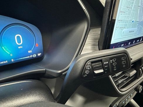 Used 2025 Ford Escape Platinum image 22