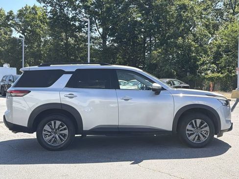 Used 2025 Nissan Pathfinder SV AWD/4WD image 7